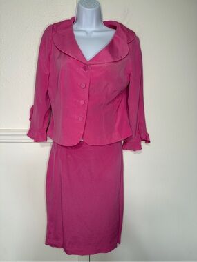 Maggy London silk Fuchsia  Two-Piece Skirt and blazer Set size 8